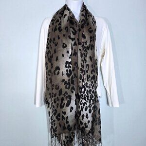 NWOT Lightweight Cheetah Animal Black & Gray Print Scarf